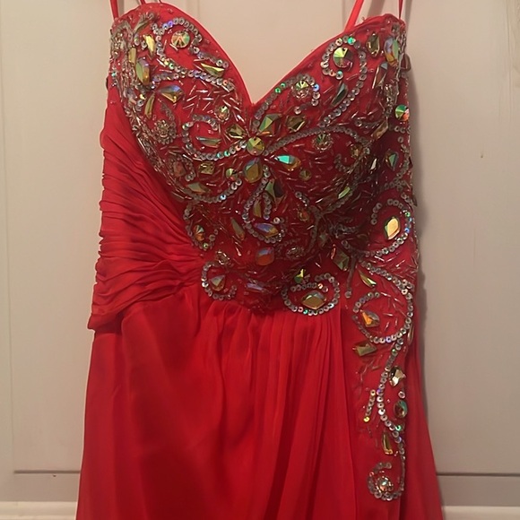 GUC - Flash by Mac Duggal Beaded Formal Gown in Sz 4 - Picture 6 of 15